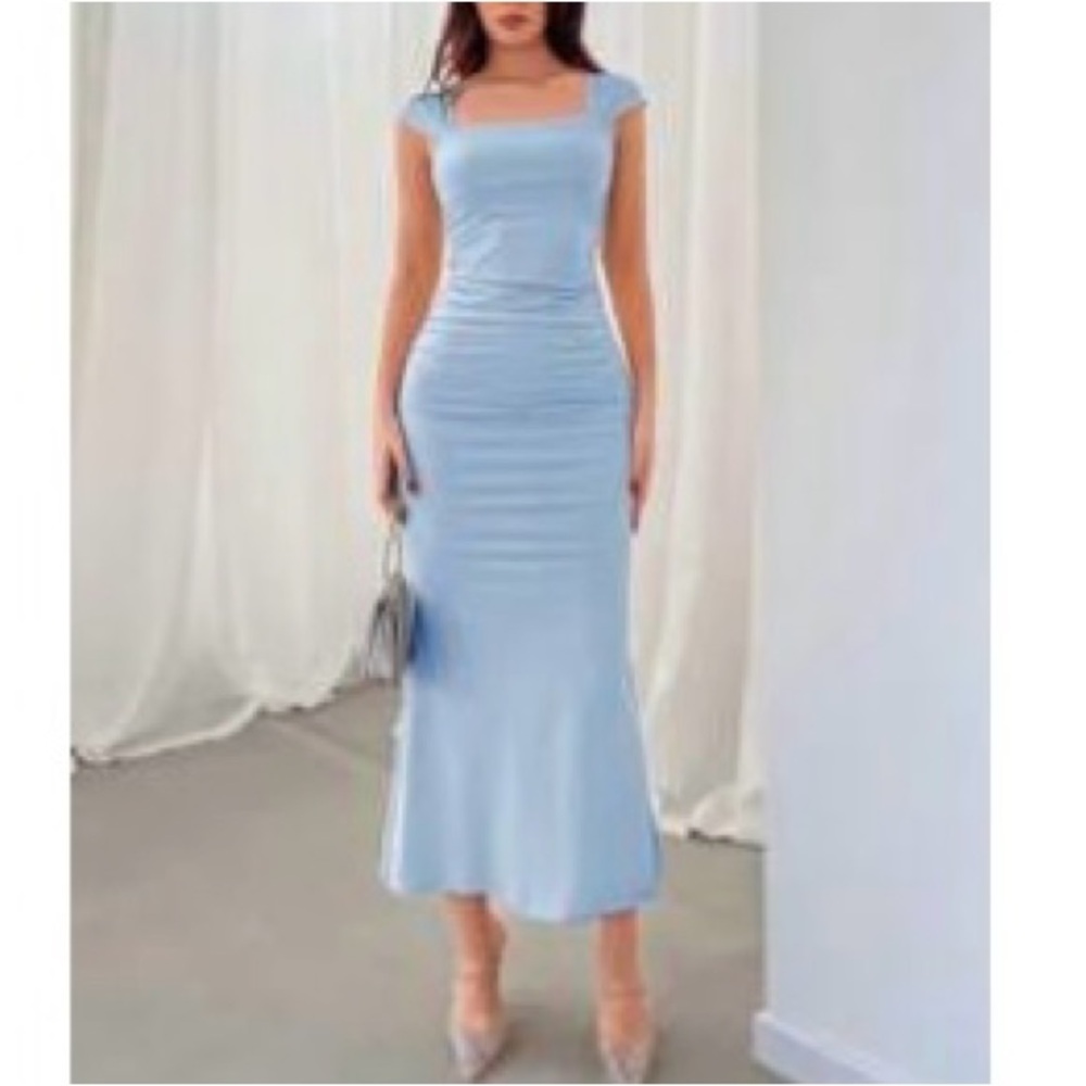 SHEIN Solid Color Pleated and Nipped Waist Midi Dress